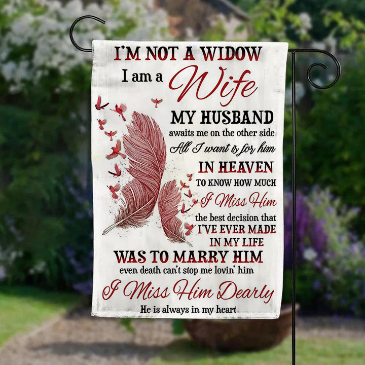 Memorial Cardinal HOUSE & GARDEN FLAG